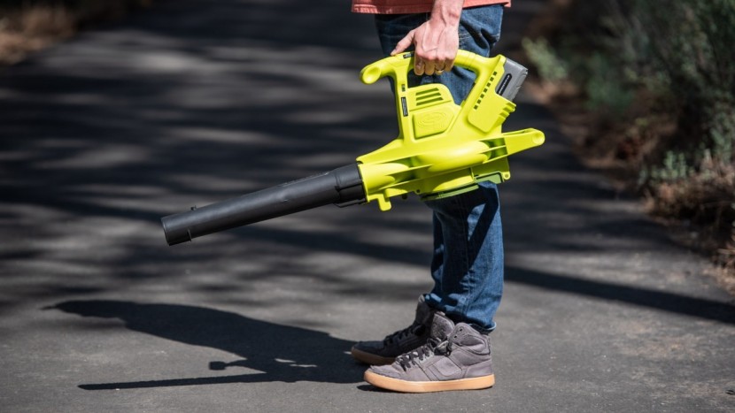 sun joe ionbv - the ionbv is easy to turn on and off, but harder to adjust the speed...