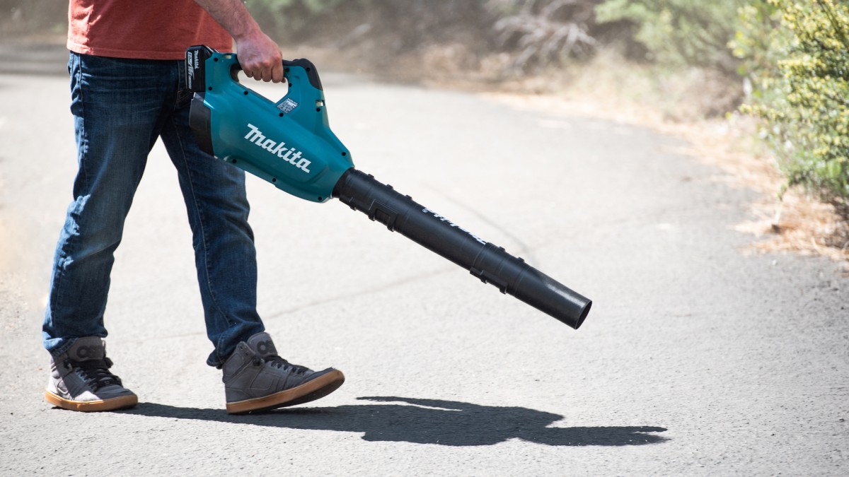 Makita 36V LXT Brushless Blower Kit XBU02PT Review (The Makita is a solid leaf blower and one tool in a robust lineup of battery-sharing power tools from this manufacturer.)