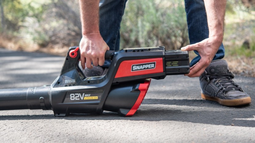 snapper 82-volt max leaf blower 1687879 - the battery on the snapper 82v max has an above average charging...