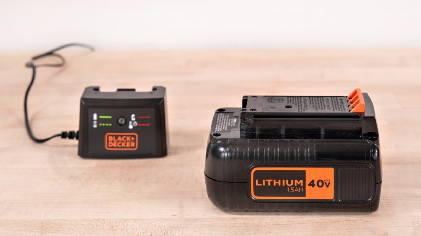 black+decker 40v max sweeper lsw40c - the lsw40c has one of the smallest chargers we have seen for blowers.