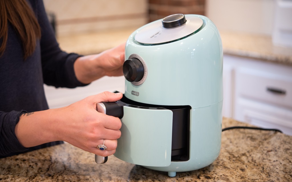 Dash Compact Electric Air Fryer Review
