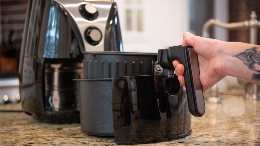 black+decker purifry - the purifry's air basket fits snugly enough that you generally need...