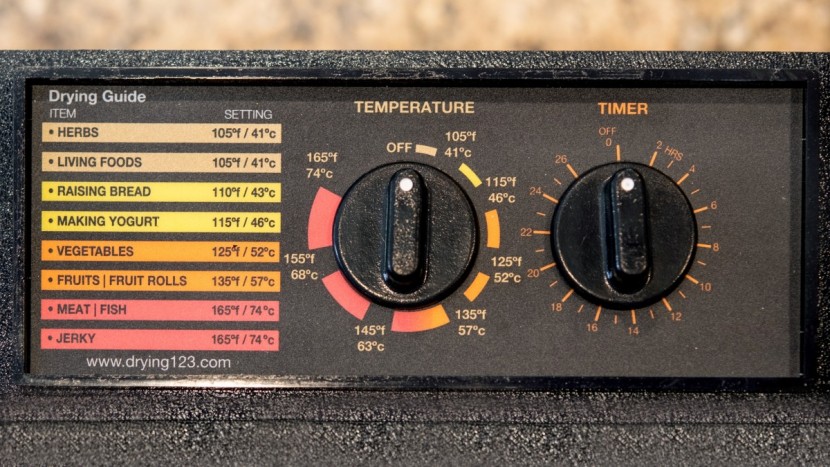 excalibur 3926tb - old school knobs make it a bit harder to attain accurate temperature...