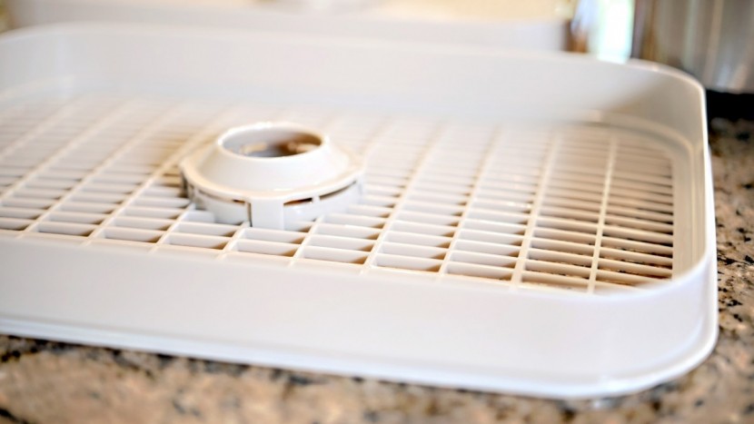 hamilton beach 32100a - trays large enough to hold lots of food, but still able to fit into...