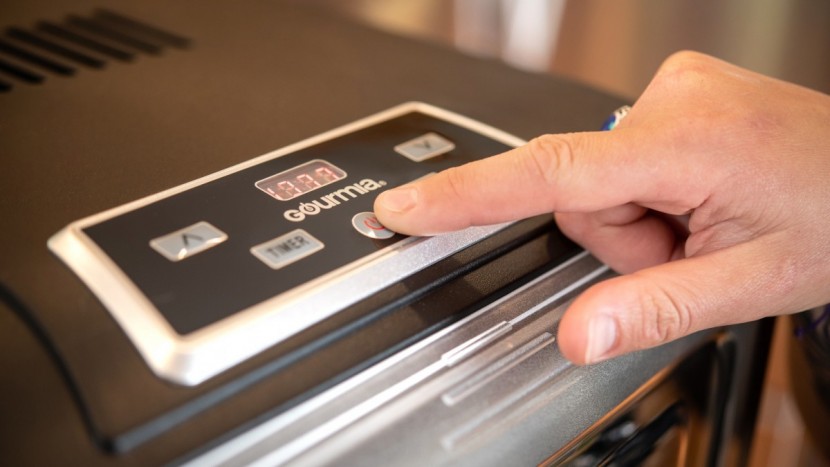 gourmia gfd1950 - push-button ease with digital accuracy make this machine a pleasure...