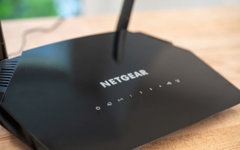netgear ac1200 (r6230) - while the r6230 might not be the best in terms of throughput, it is...