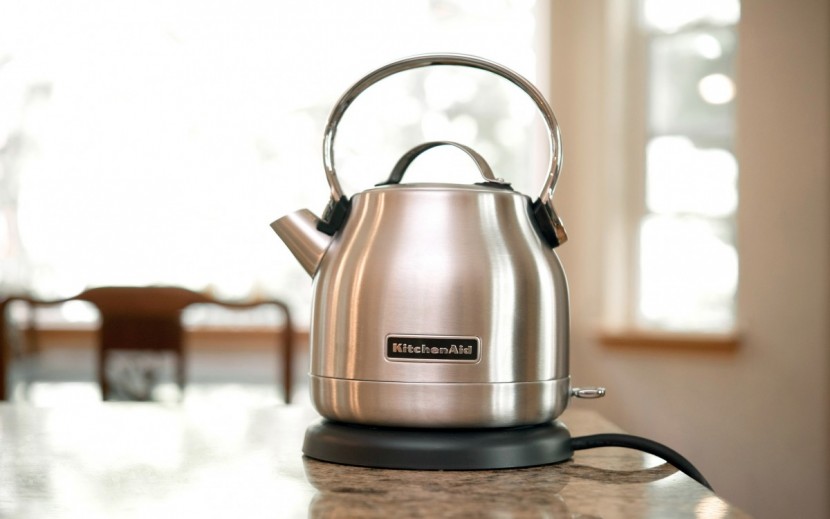 kitchenaid kek1222sx - classy and classic. the kitchenaid maintains the old-school look.