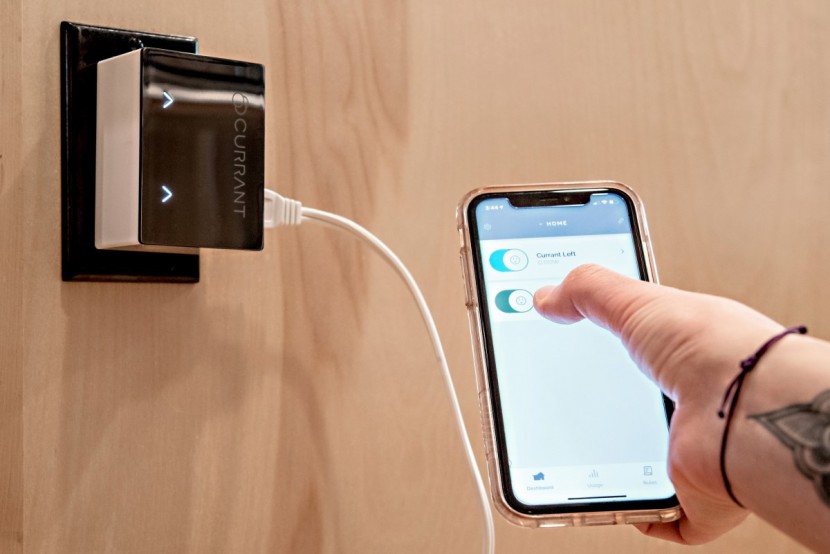 currant wifi outlet - the currant&#039;s outlets can point to the left or the right depending...