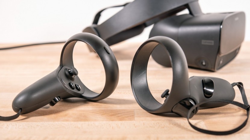 oculus rift s - the controllers for the rift s track very accurately.