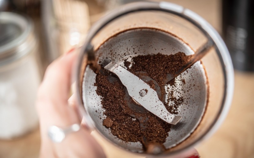 mr. coffee 12 cup electric - like all blade models, the grind chamber can be a bit difficult to...