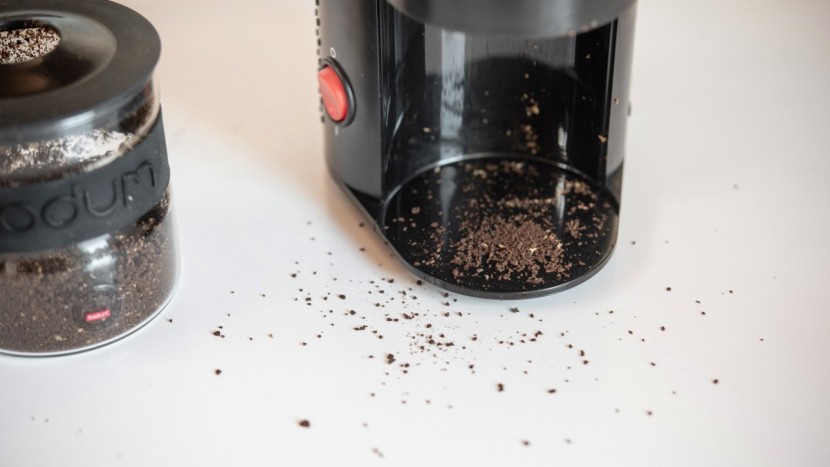 bodum bistro - the machine does produce some static, which can lead to minor spills.