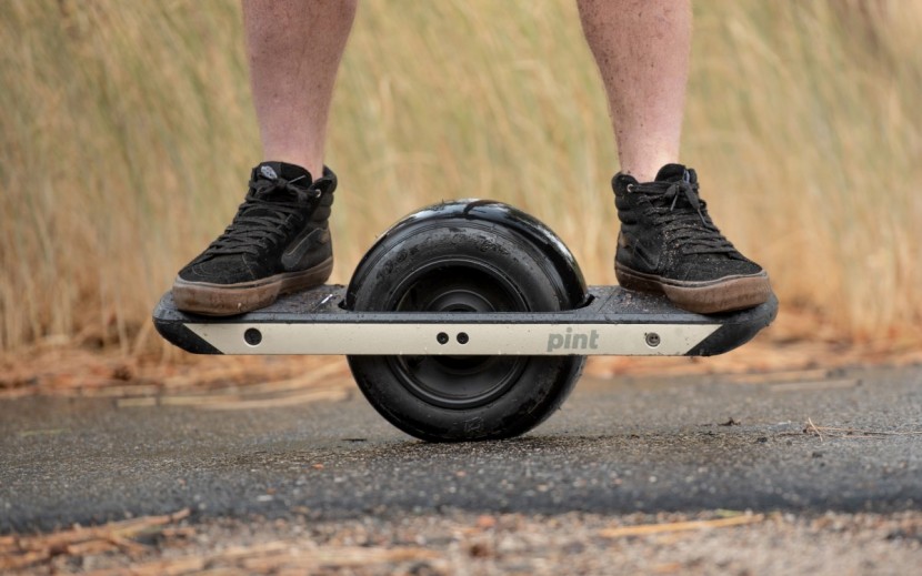 onewheel pint - the pint seems solidly built with a deck that is wide enough to...