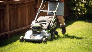 Review: Black & Decker 24V Cordless Lawn Mower CMM1200 - Yard