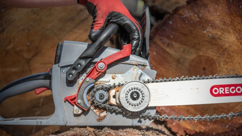 oregon cordless cs300 - the integrated self-sharpening system on the oregon model is a...