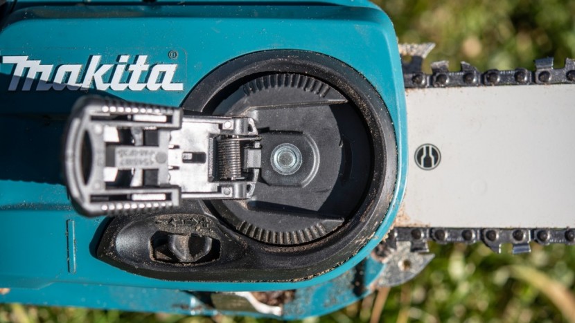 makita xcu03z lxt - of the tool-free chain tensioning systems that we tested, the makita...