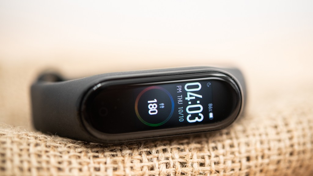 xiaomi mi band 4 - the mi band 4 has such a small set of features that it is very easy...
