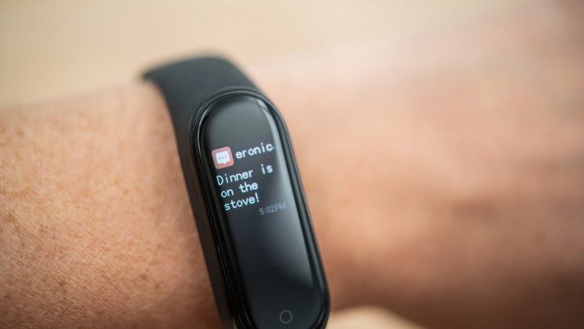 xiaomi mi band 4 - the mi band 4 can display most push notifications.