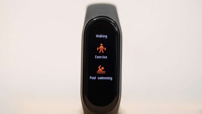 xiaomi mi band 4 - the mi band 4 doesn't come close to having the same number of...