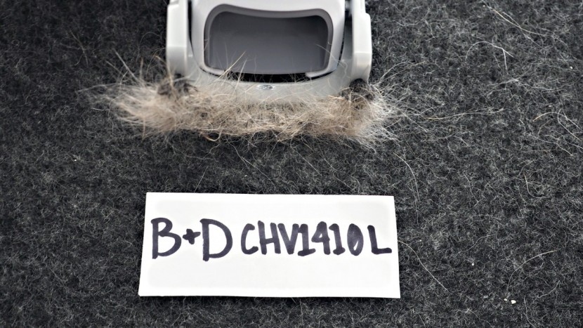 black+decker chv1410l - this vacuum severely struggled at cleaning up pet hair.