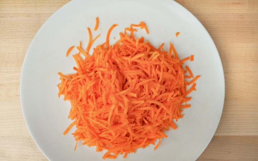 the 70725 did an excellent job of shredding carrots.