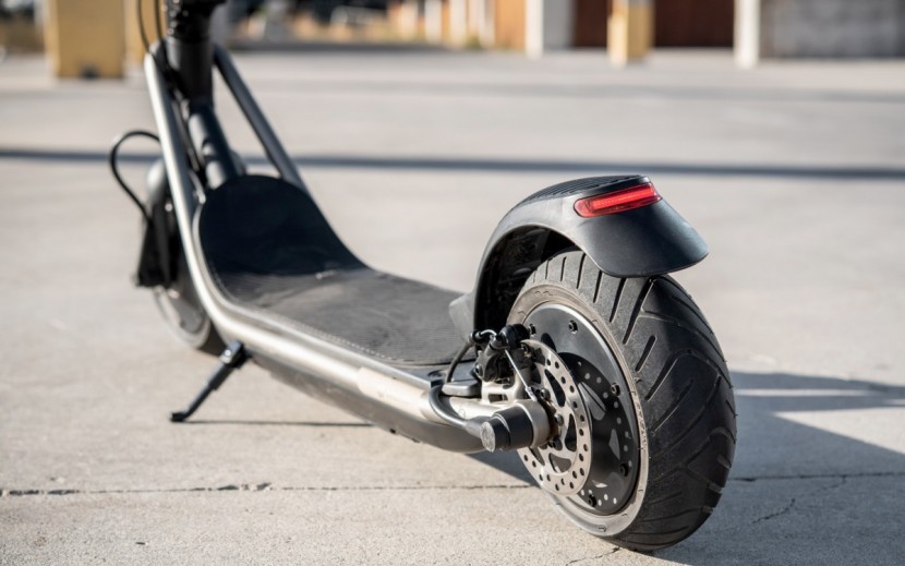 boosted rev - the ample proportions of the rev&#039;s pneumatic tires didn&#039;t improve...