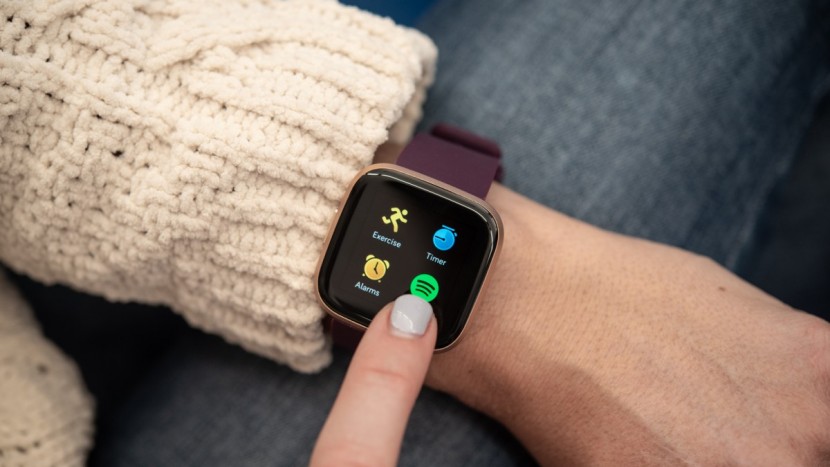 トレーニング用品 fitbit versa2 Fitbit Versa 2 Health & Fitness Smartwatch Authentic