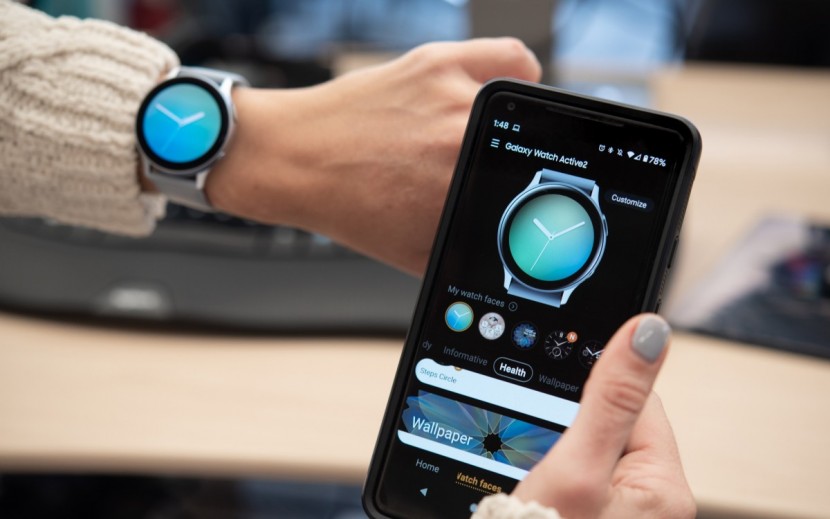 samsung galaxy watch active2 - it's easy to customize the watch face on the active2.