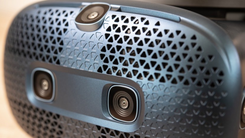 htc vive cosmos - you can switch back and forth between camera mode and vr mode if you...