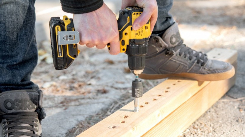 dewalt atomic 20v max brushless compact 1/2 in. drill/driver kit dcd708c2 - we eventually could drive in these lag screws to the full depth but...