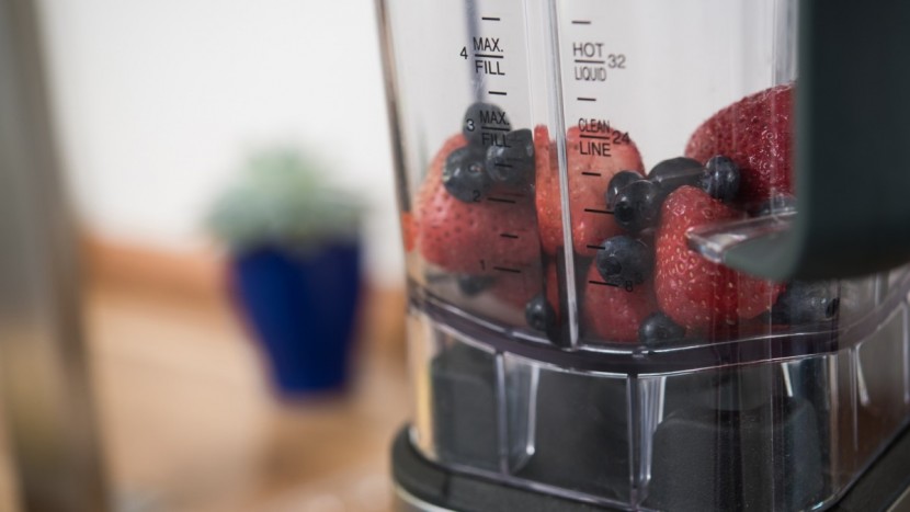 just a touch of a preset away from an ultra-smooth berry smoothie...