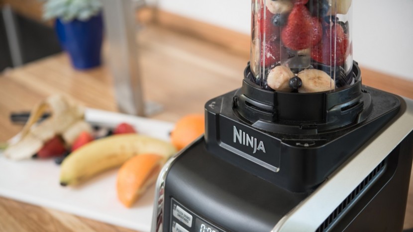 nutri ninja duo blender - when making smoothies we preferred using the personal cups instead...