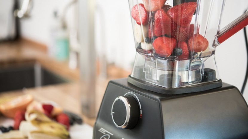 oster versa pro - the versa pro wouldn't blend everything, leaving whole pieces of...