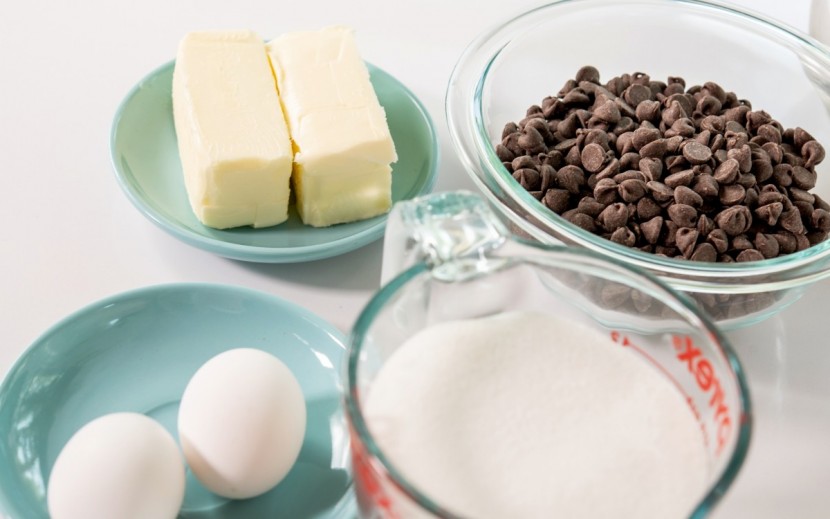 stand mixer - mixing raw ingredients into dough is easy with the mechanical...