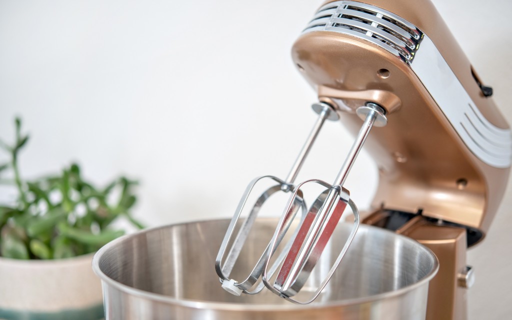 Bosch OptiMum Kitchen Machine review: Bosch's kitchen machine combines a  scale and a stand mixer - CNET