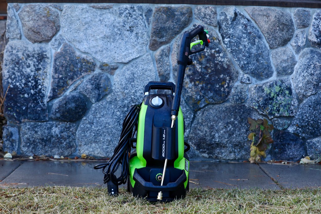 greenworks gpw2005 - we think the gpw2005 is a middle-of-the-road product that is a...