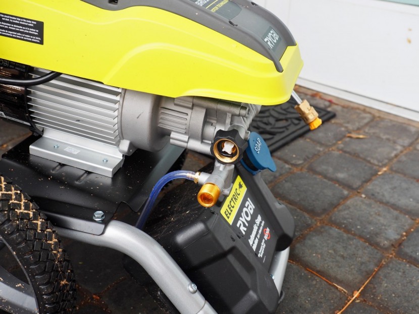 ryobi ry142300 - it can be a little cramped to attach the garden hose to this machine.