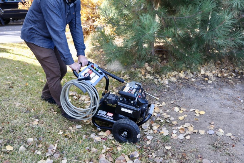 pressure washer - the simpson&#039;s weight makes it a rather unwieldy machine.