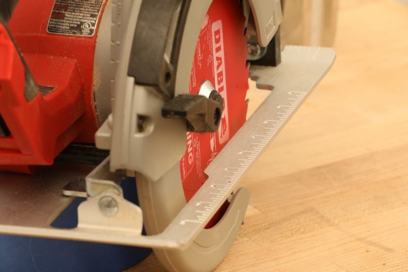 milwaukee m18 2631-20 - a sturdy shoe with clearly marked measurements greatly effects cut...