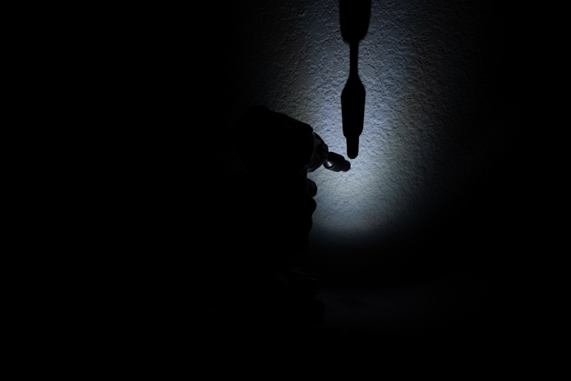 porter-cable pcck647 - despite the weird shadow, the led light is more than enough to work...