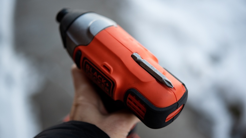 black+decker 20v max impact driver bdci20c - i love the magnetic bit holder on the black+decker.