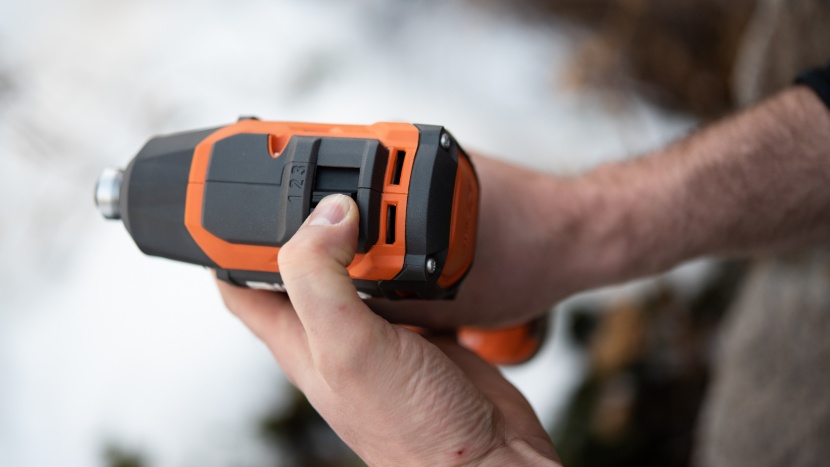 ridgid r86038 - we really like the location of the rpm selector switch on this model.