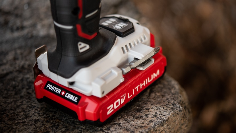 porter-cable pcck647 - the bit holder on the porter-cable is located in a convenient spot.