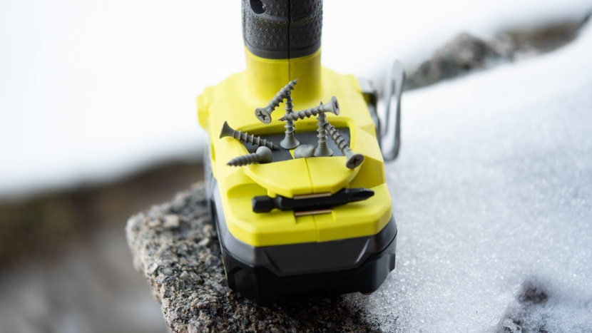 ryobi p238 - we love that ryobi thought to add a magnetic plate to hold extra...