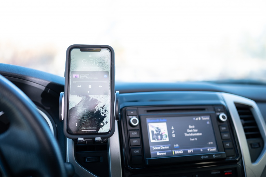Best Phone Mounts: Can You Hear Me Now?