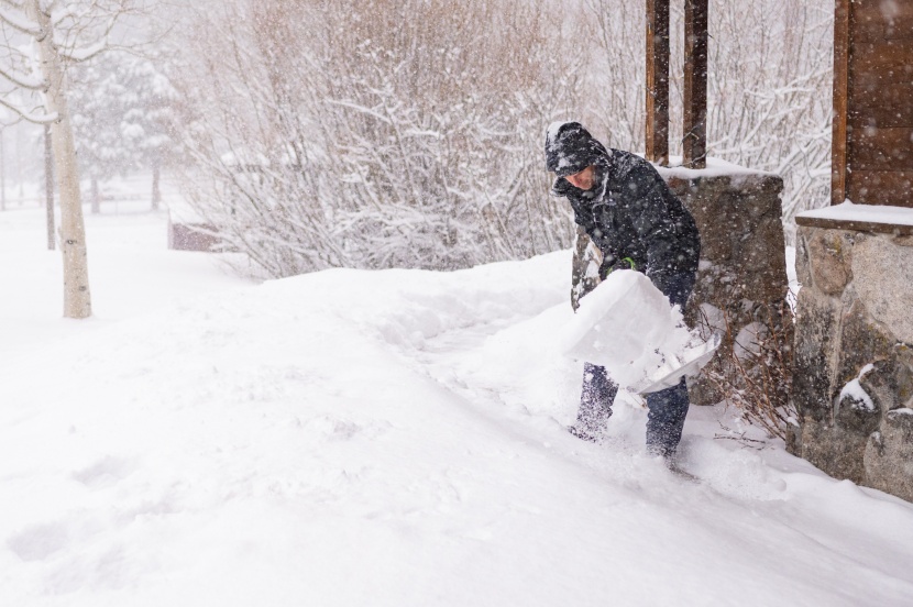 snow shovel - the ames moved big volumes of snow better than any other shovel we...