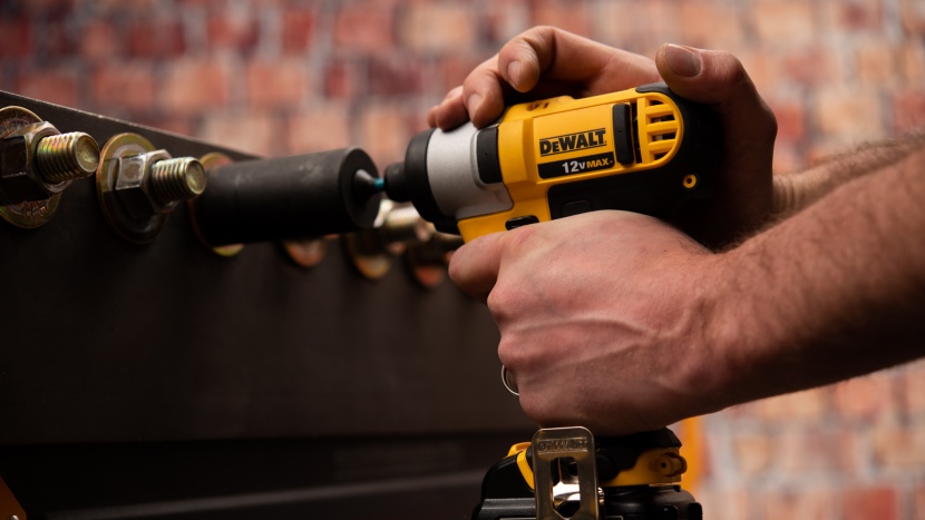 dewalt dcf815s2 12v - the dewalt 12v torque is less than impressive.