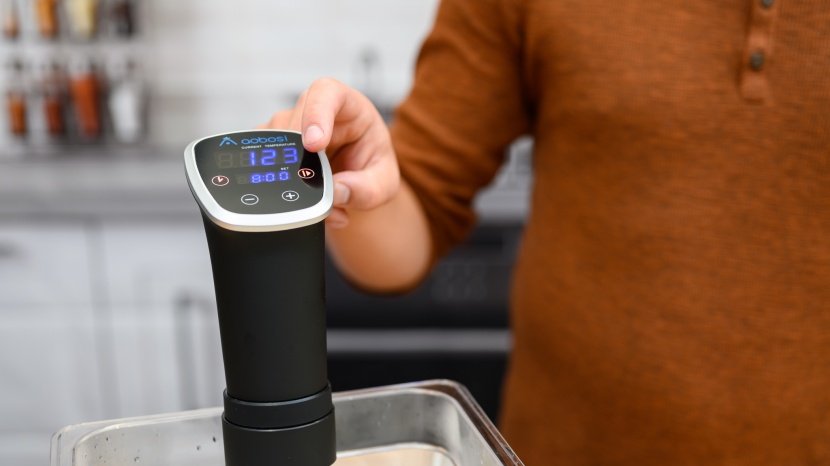 aobosi sous vide cooker - the touch buttons are fairly responsive to taps on this product.