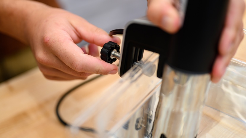 gourmia gsv115 - the clamp on the gourmia is fairly standard.