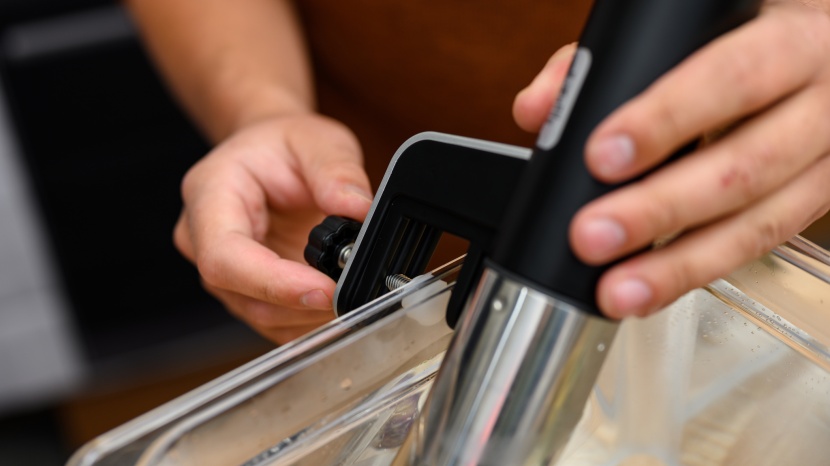 sousvide art 850w immersional circulator - this model has a fairly standard screw clamp.