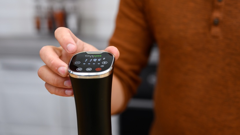 sousvide art 850w immersional circulator - the interface on this appliance isn't our favorite.